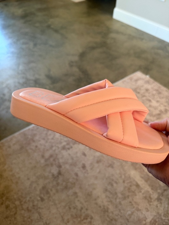 Beach By Matisse Shoes - Women’s pink Crossband Slide Sandal